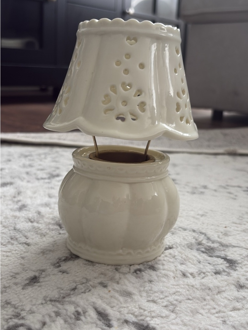 Vintage-Style Ceramic Fairy Lamp Candle Holder – Cream Floral Pierced Design